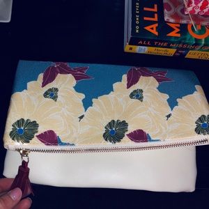 Fold Over floral purse with zipper!